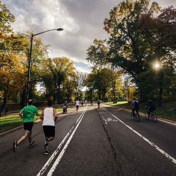 dieta corsa alimenti consigli sport maratona bere mangiare alimentazione dimagrimento